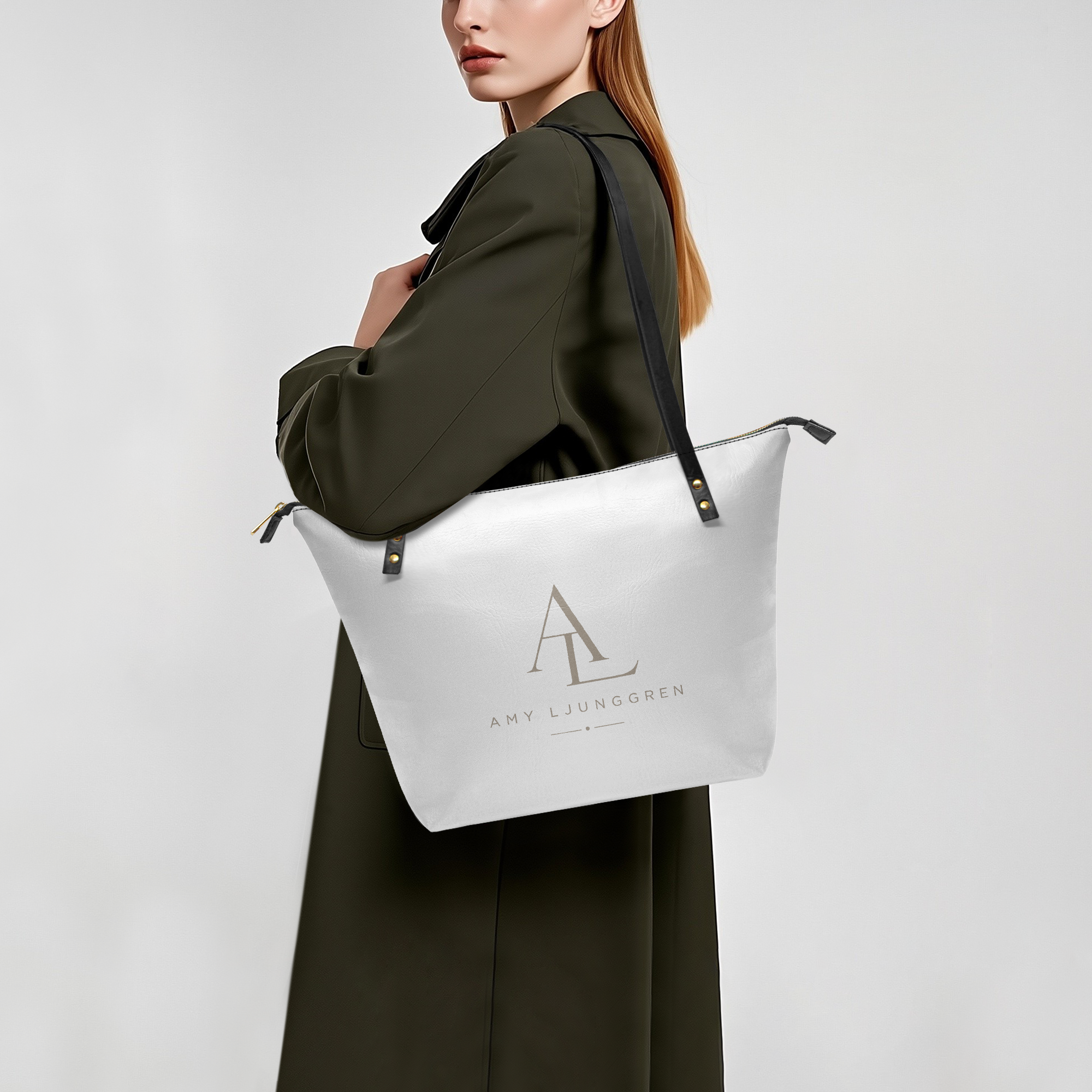 Rymlig totebag i konstläder