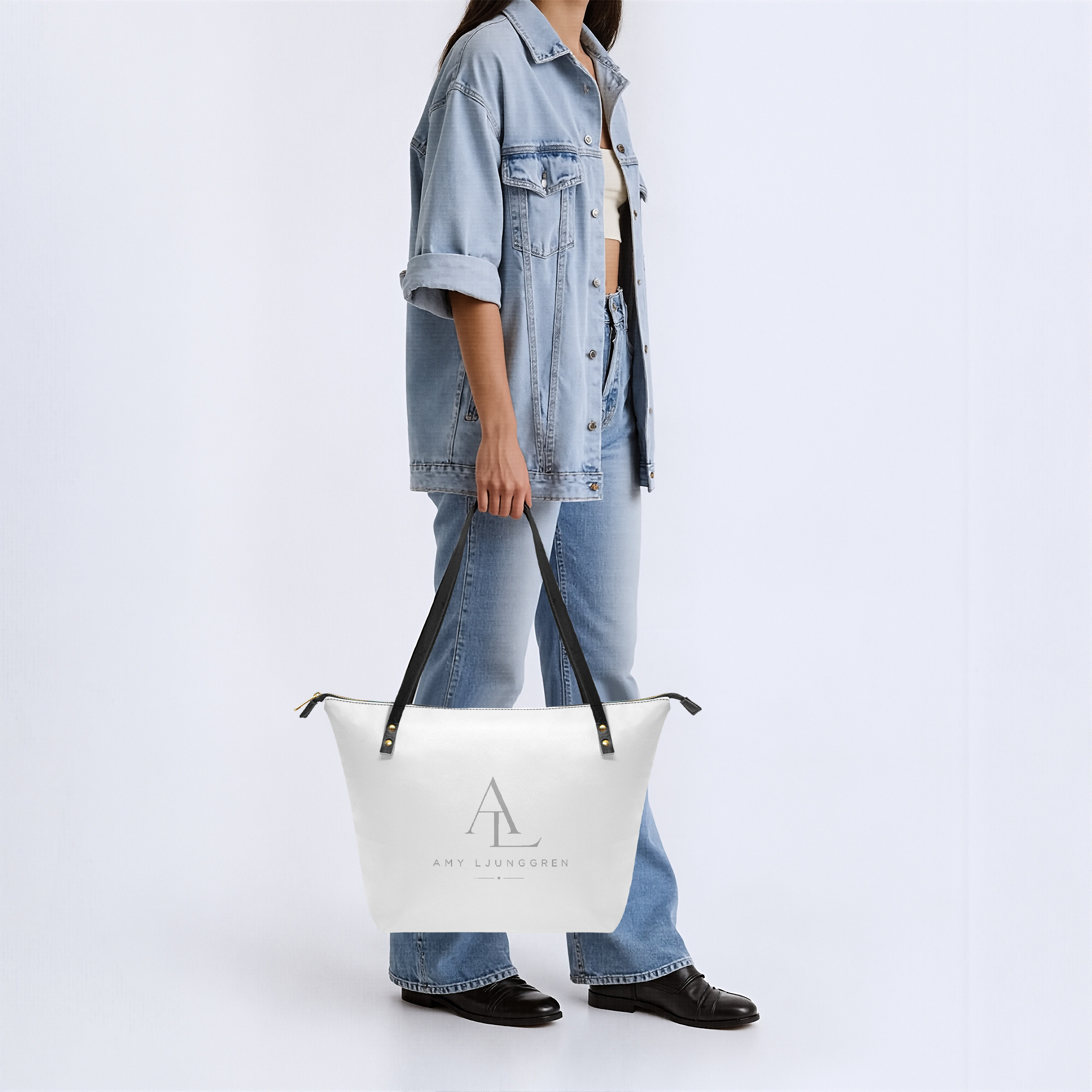Rymlig totebag i konstläder